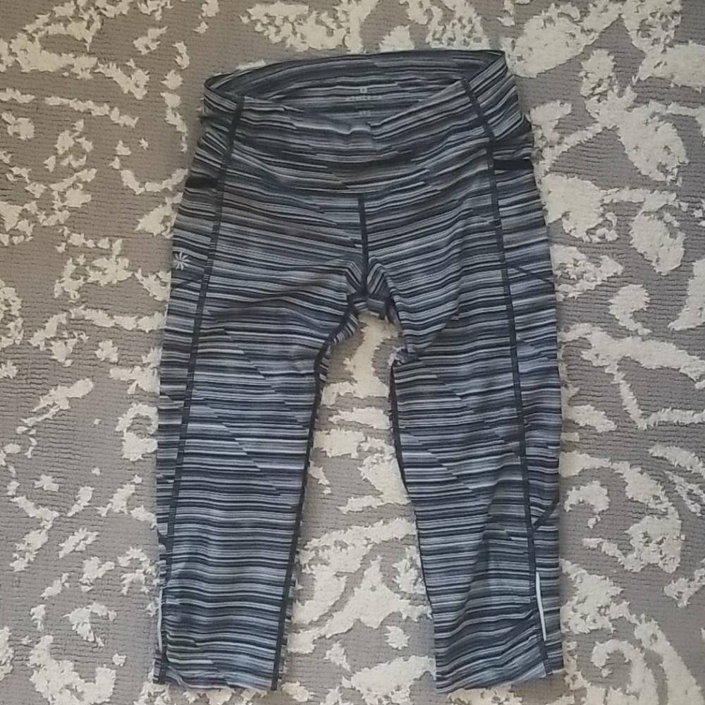 Athleta below the knee leggings, xxs